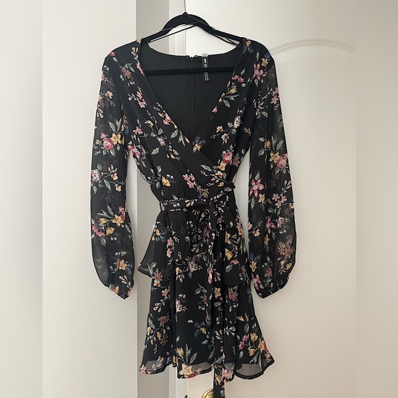 Design Lab Lord & Taylor Black Floral Mini Dress - Picture 1 of 5